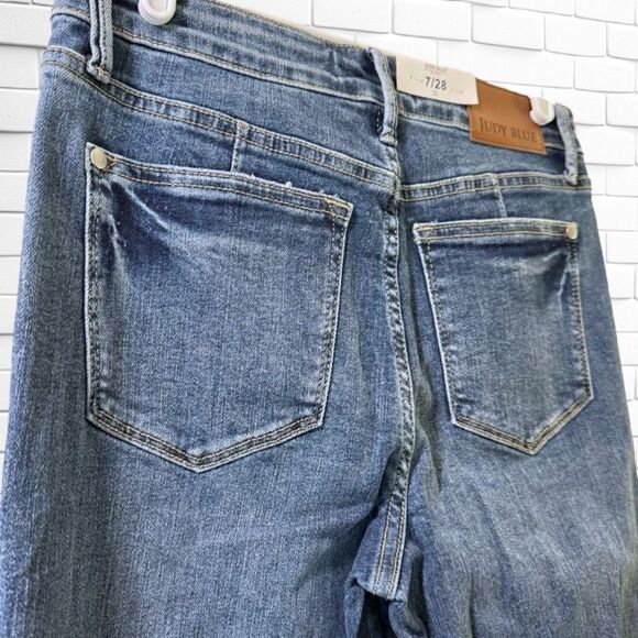 Judy Blue High Rise Tummy Control Medium Wash Straight Raw Hem Jeans – NWT - Picture 7 of 12